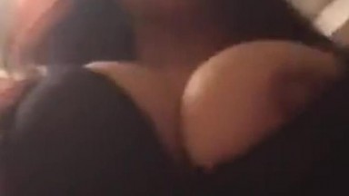 太喜欢这种类型的妹子了 羞涩中又透露一点骚气 身材一级棒 骚表情到位 一天估计要打几炮