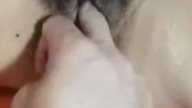 海角社区变态房东封神之作 买针孔设备偷拍美女租客洗澡下药迷奸畅玩二小时