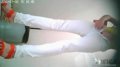 最新女厕厕拍妇幼保健院精挑细选美女小合集，大长腿嫩逼白嫩妞