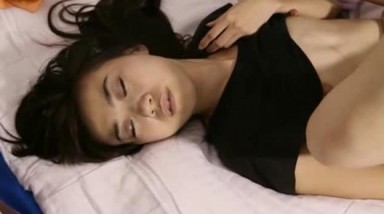 某职业技术学院性感漂亮的小美女聚餐时中招了被带回酒店连菊花都被人破了