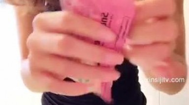 不喜慎入艾儿秀.原创高颜值重口系列粑粑汉堡 吊带牛仔裤口嚼面包 13分钟 看见粉穴