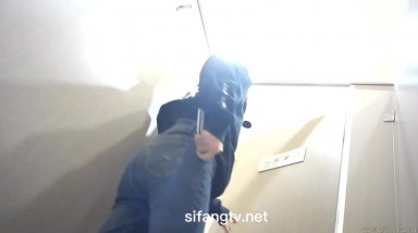 2021新流出国内厕拍大神潜入商场 突然闯入系列 貌似有几个妹子长得还不错