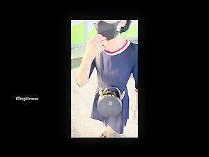 商场女厕蹲守极品黑丝美女 B里流出的白色液体不知道是啥